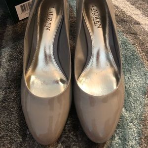 Ralph Lauren gray patent pumps size 8.5